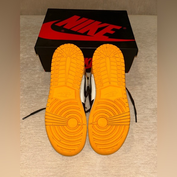 Jordan 1 Retro High OG -Size 4.5Y - Picture 7 of 11